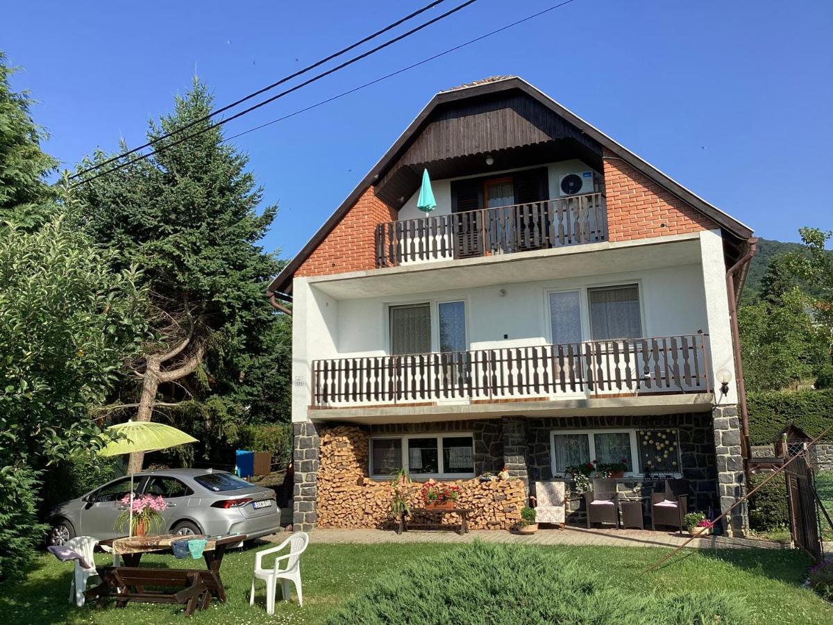 Ibolya Apartman Apartment Badacsony Екстериор снимка